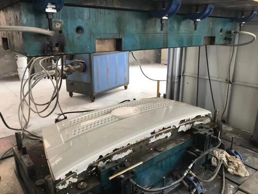 Copertura del tetto del bus SMC per stampaggio a compressione, deflettore d'aria in FRP leggero per esterni