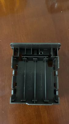 Fabbricazione in plastica con sistema di raffreddamento e finitura della superficie di lucidatura