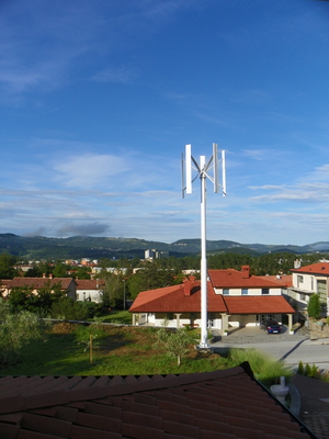 Le pale di una turbina eolica rinforzata in fibra di vetro verticale Tecnologia avanzata per una generazione ottimale di energia