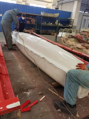 Parti di barca in fibra di vetro ad alta durata Processo di laminazione manuale e facile installazione
